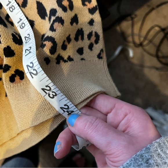 J. Crew Teddie Crewneck Sweater in Leopard Print Small - Picture 6 of 12